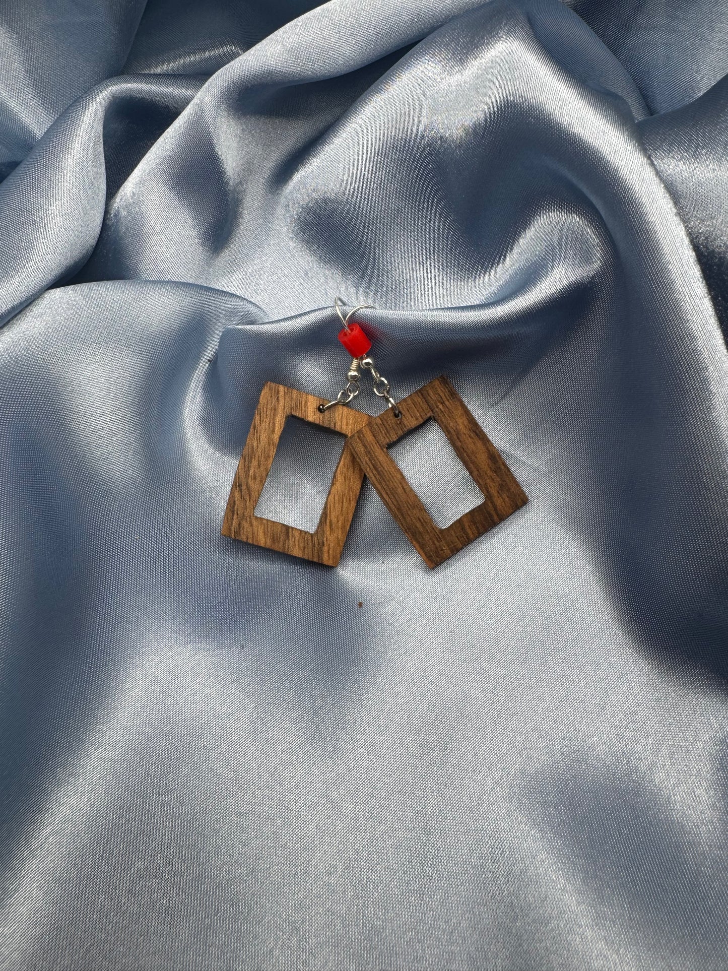 BOUCLES D'OREILLES NOYER