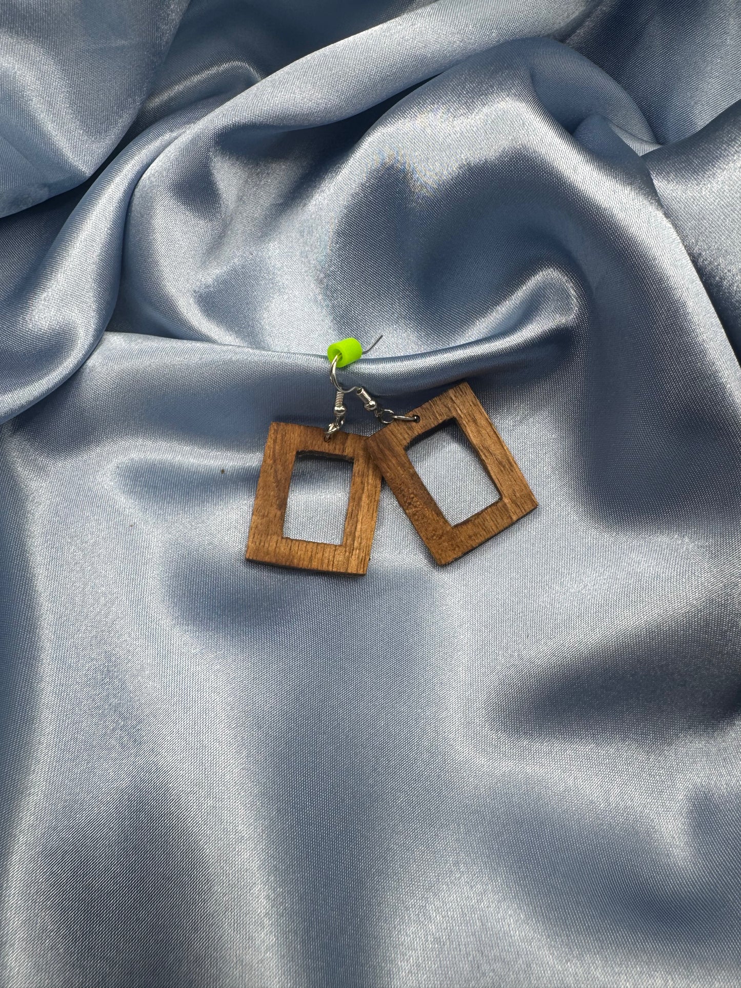 BOUCLES D'OREILLES NOYER