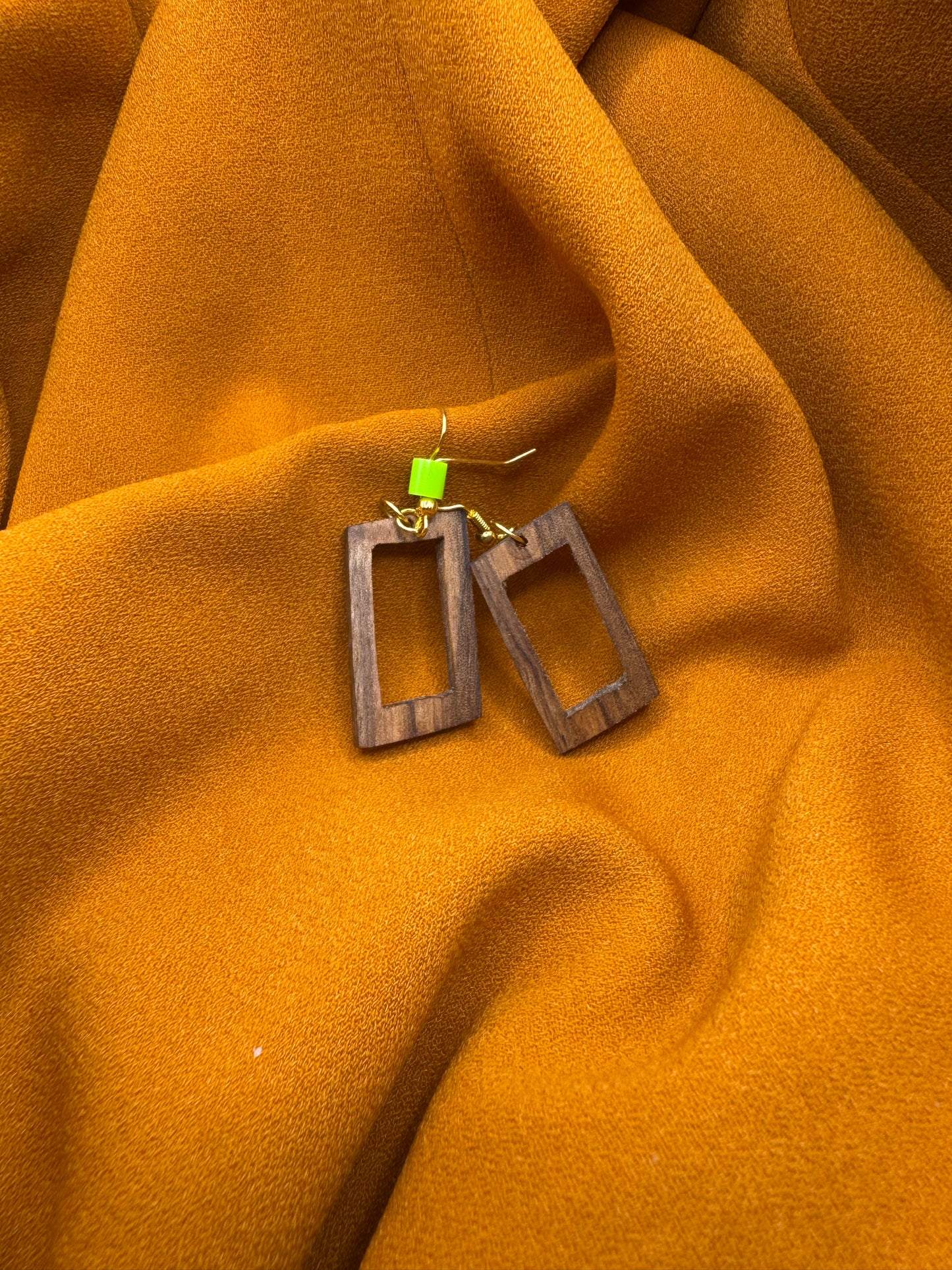 BOUCLES D'OREILLES NOYER