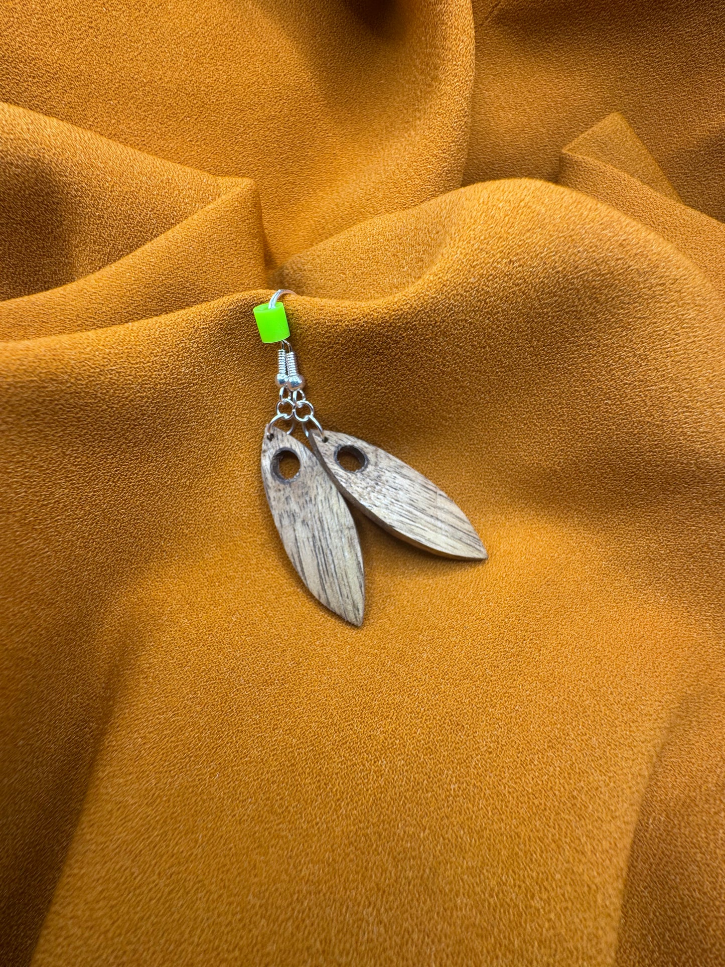 BOUCLES D'OREILLES NOYER