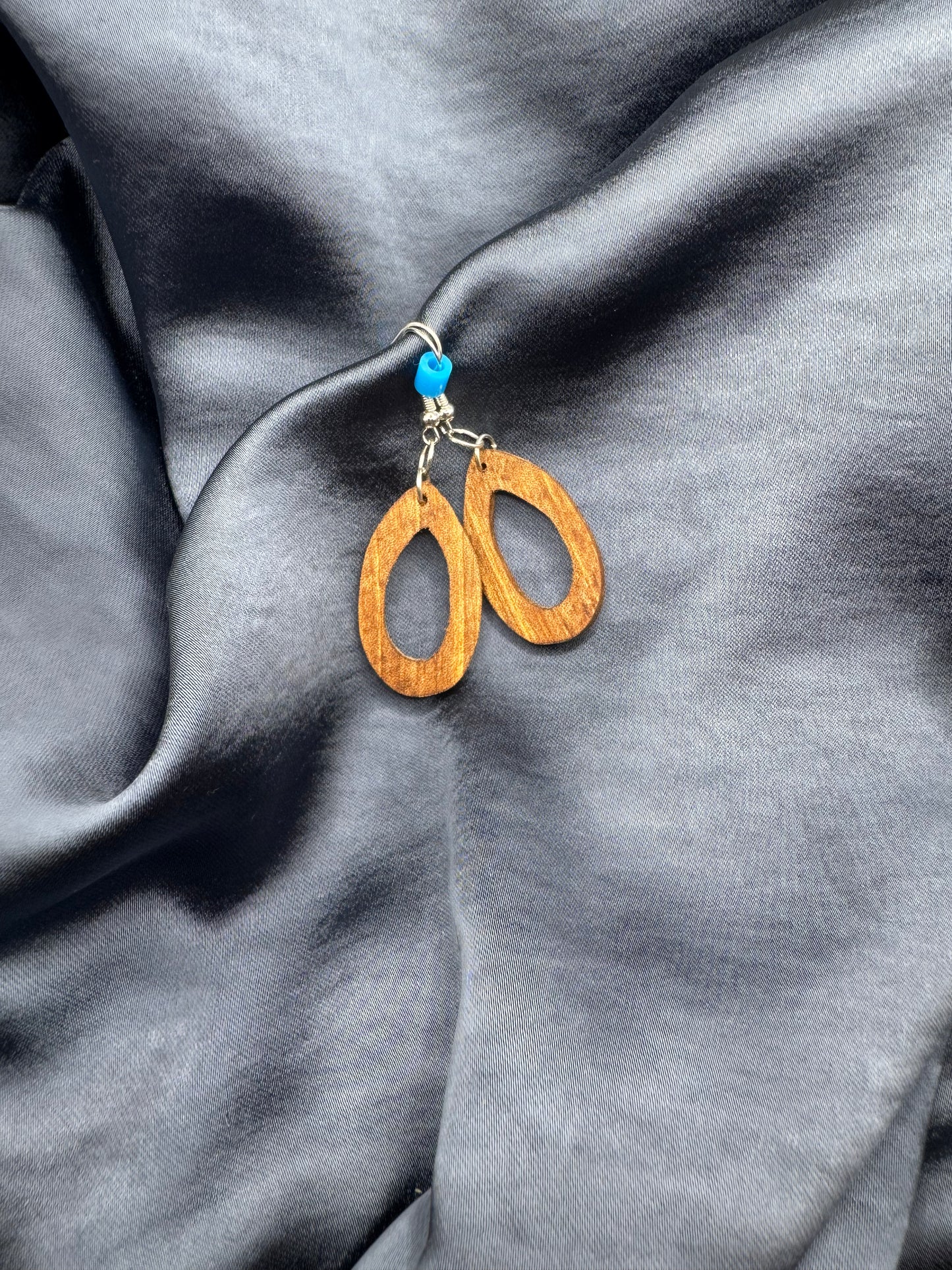 BOUCLES D'OREILLES NOYER