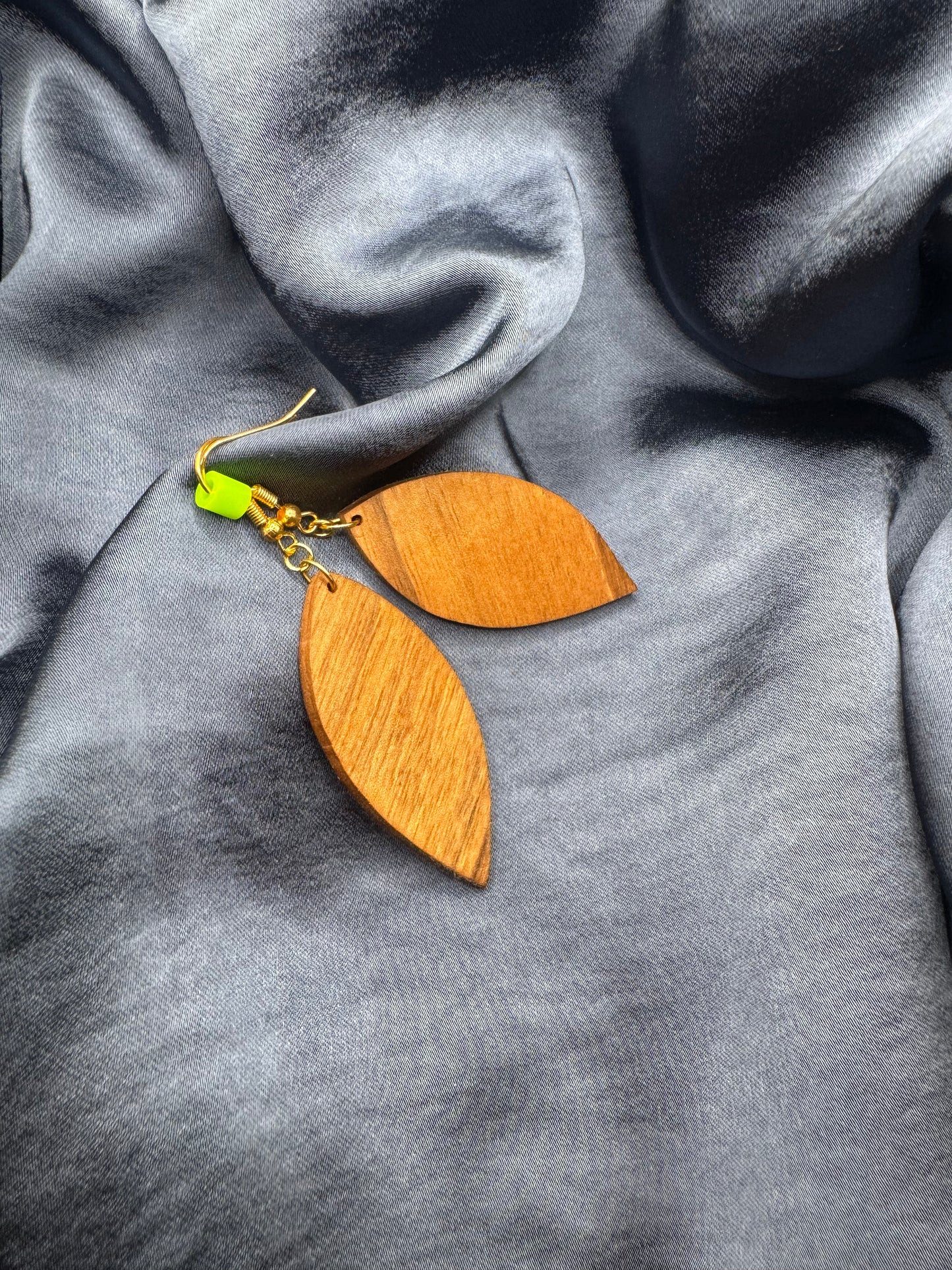 BOUCLES D'OREILLES NOYER