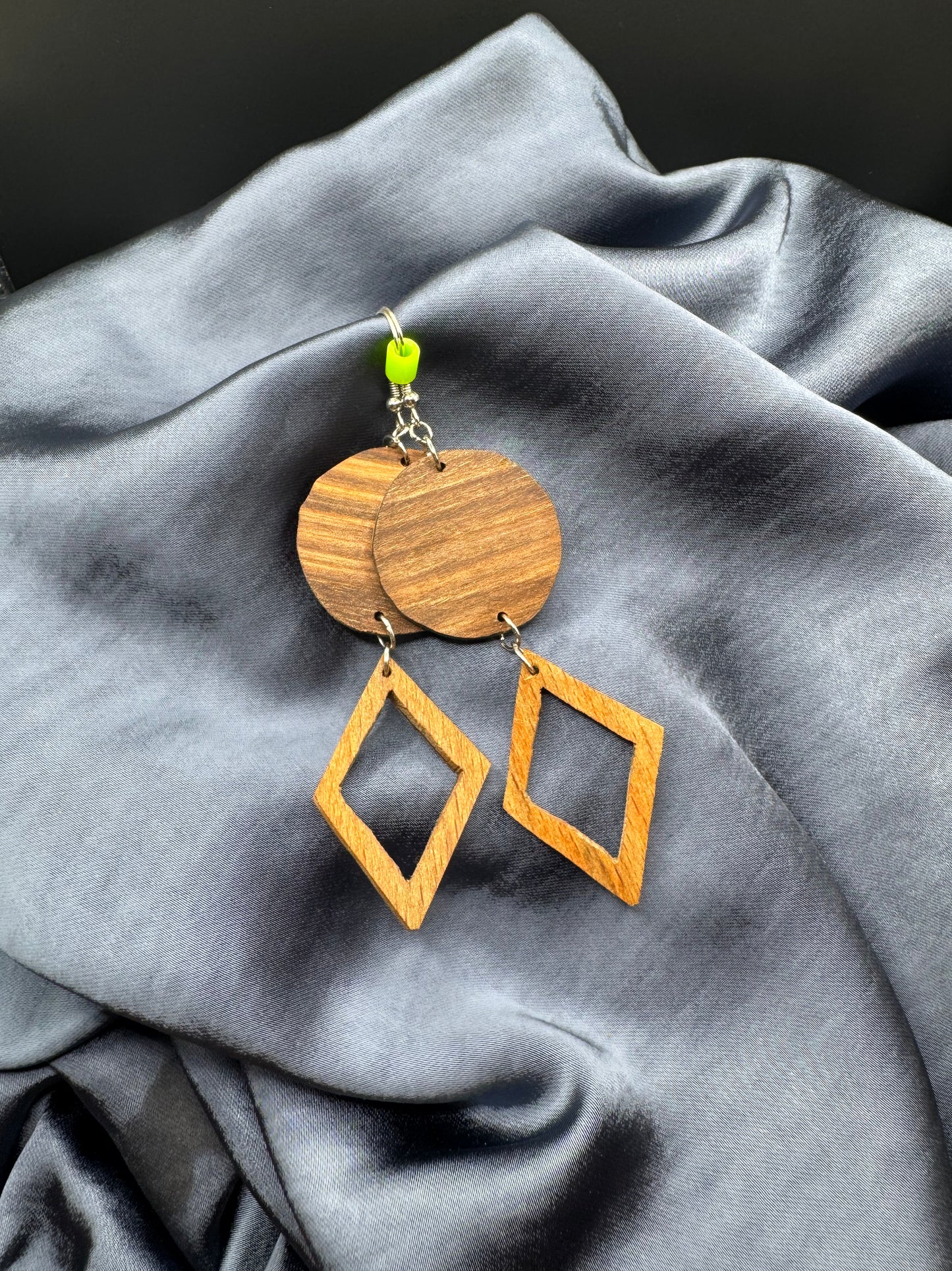 BOUCLES D'OREILLES DOUBLE NOYER